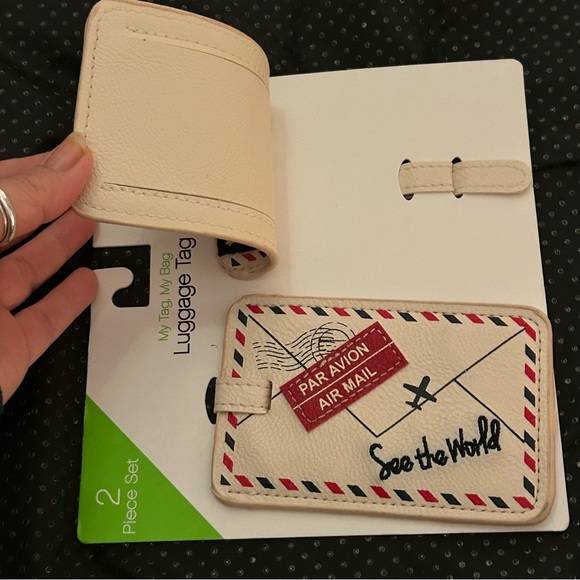 Sprayco NWT Paris-themed luggage tags, set of two. Perfect for vacation! - Picture 2 of 9